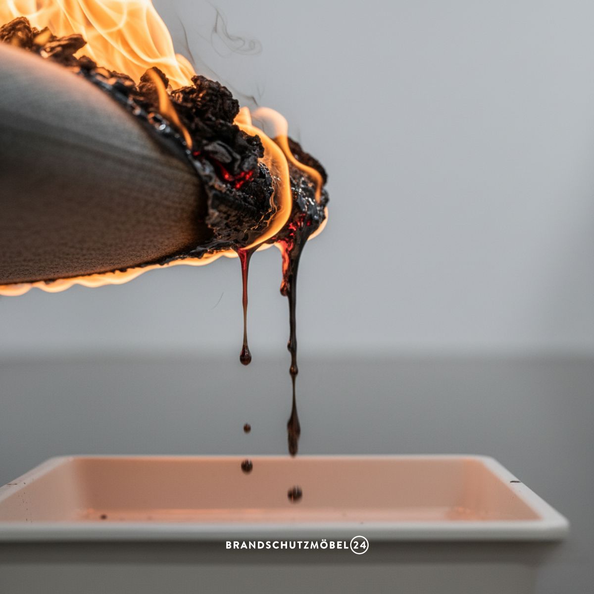 DIN-EN-13501-1-abtropfen-d-brandschutzmoebel24