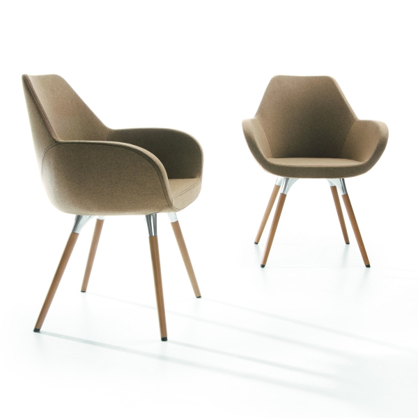 Sessel Lund mit Holzgestell
